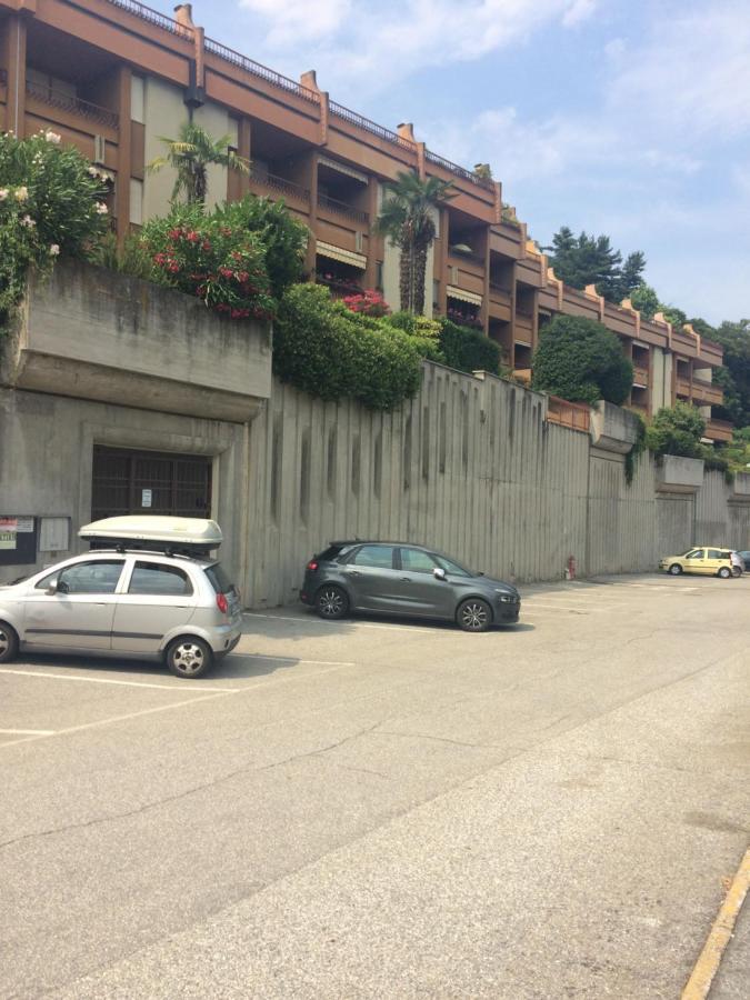 Casa Del Lago Maggiore Lesa Apartment Exterior photo